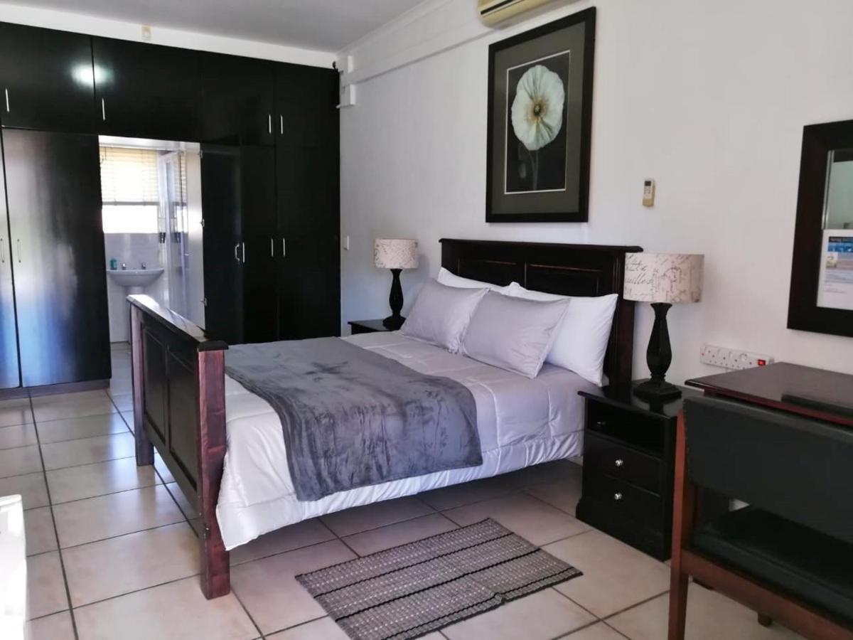 Sunset Boulevard Riverlodge Paarl Exterior photo
