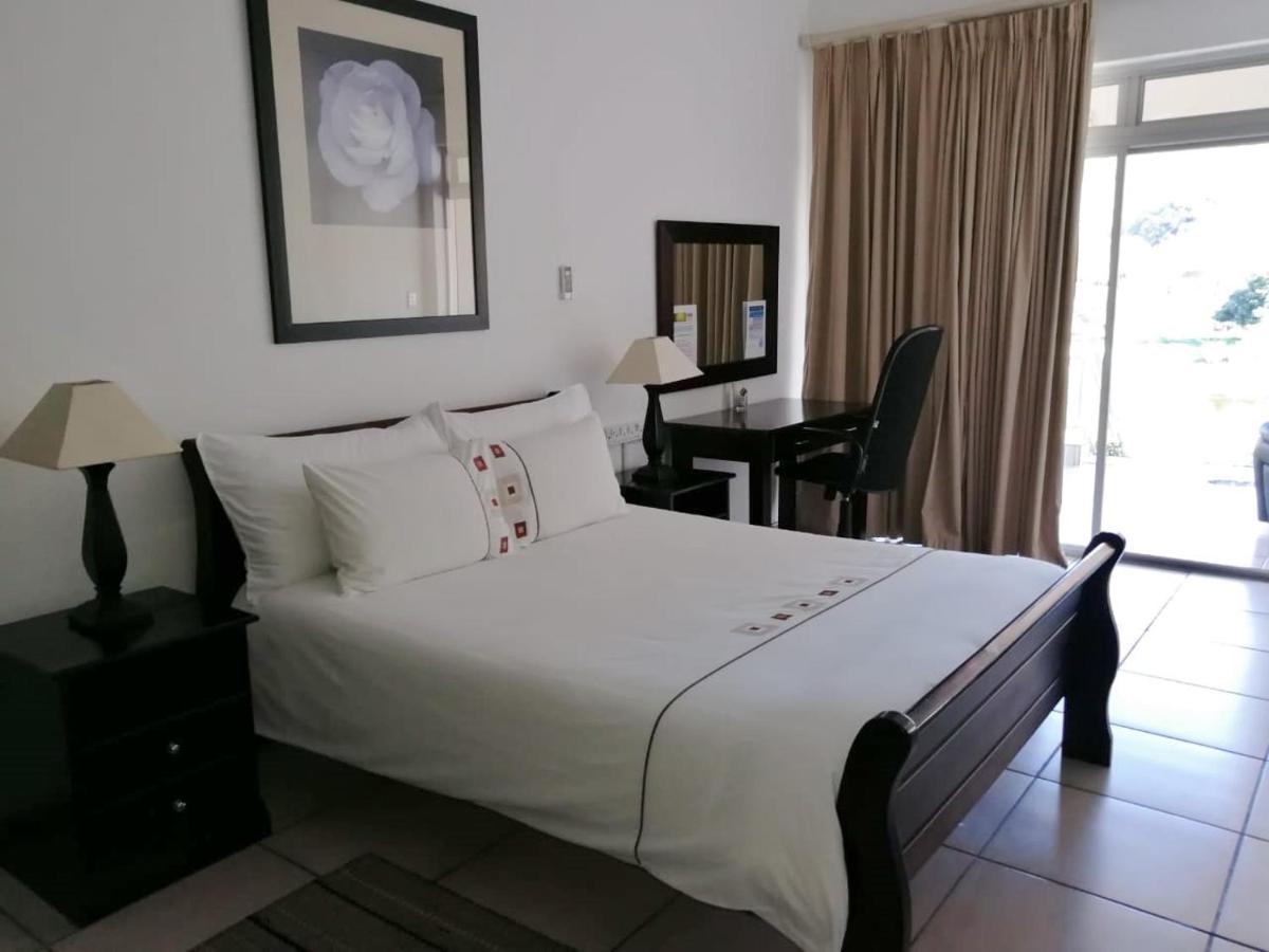 Sunset Boulevard Riverlodge Paarl Exterior photo
